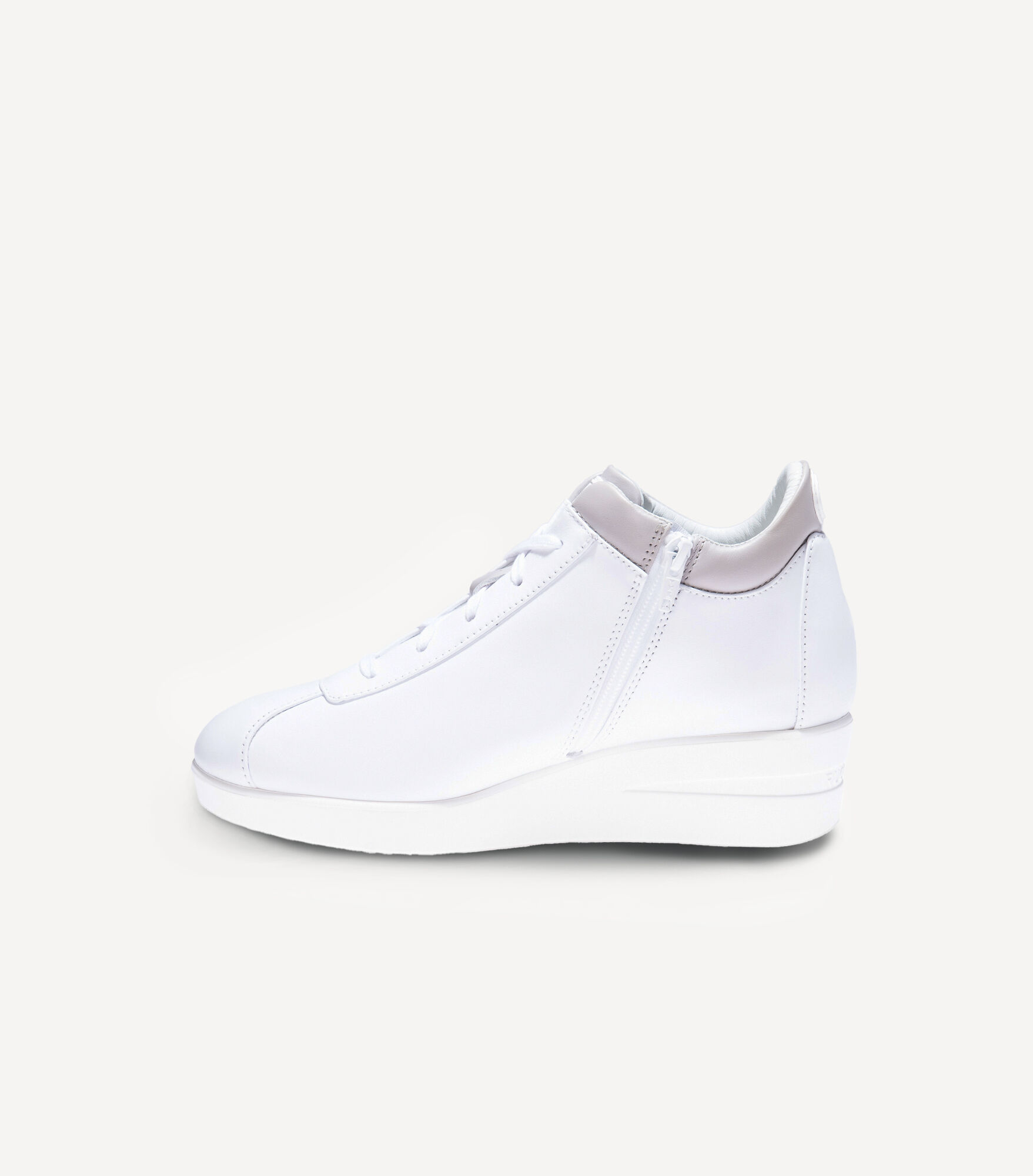 Shop Rucoline Jackie 226 A Bardolino White/grey Leather 40 In White-grey